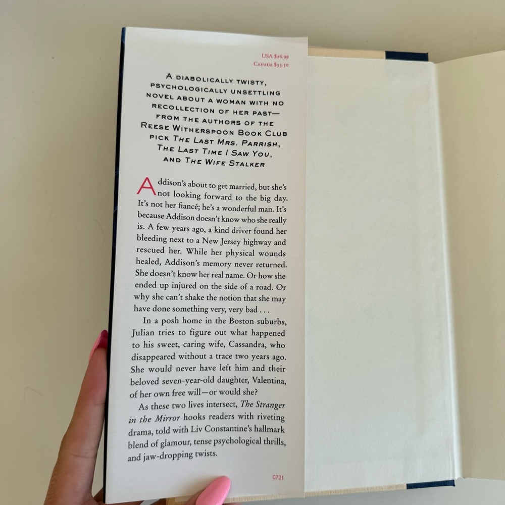 The Stranger in the Mirror - Book by Liv Constantine - Picture 3 of 7